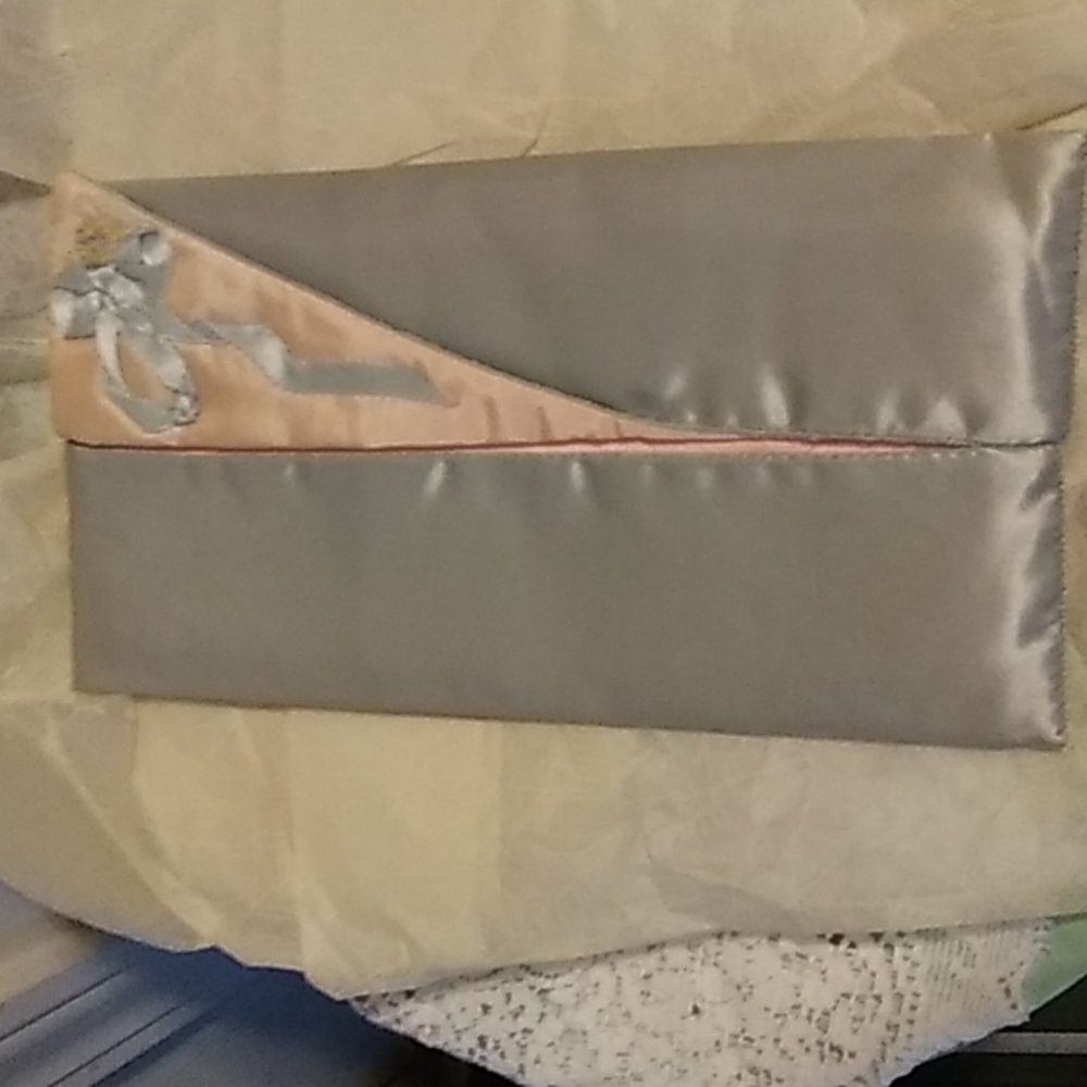 Satin Tissue Holder